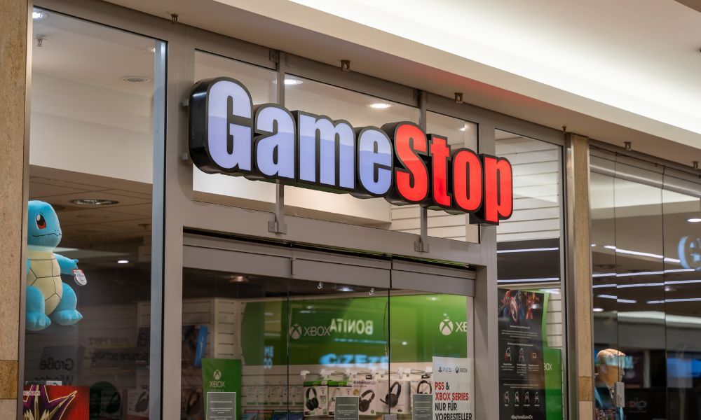 GameStop Shares Fall as CEO Outlines Downsizing Strategy